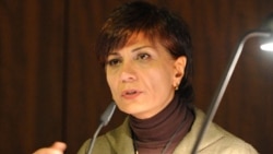 تضاد در مواضع مسئولان جمهوری اسلامی در قبال حجاب نشانهٔ چیست؟