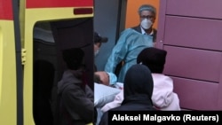 Саме в цю лікарню у серпні минулого року доставили в непритомному стані Олексія Навального