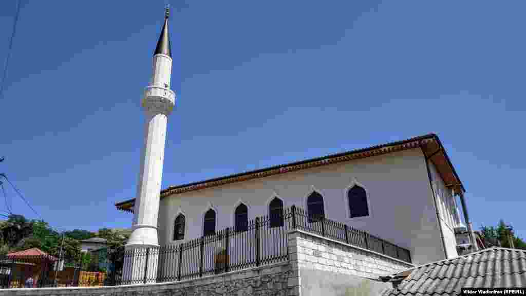 У період Кримського ханства вона вважалася головною п'ятничною мечеттю