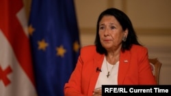 «Якщо тиск не буде застосований, це означатиме, що Захід не зробив усе можливе, щоб утримати Грузію на західному боці і в європейській перспективі»