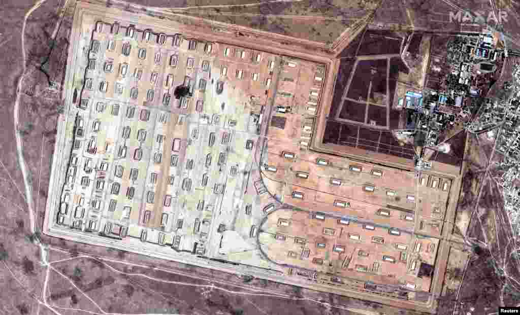 Вице-министр обороны Тимур Дандыбаев 26 июня сообщил, что там хранились "боеприпасы ракетно-артиллерийского вооружения, инженерные боеприпасы, в том числе патроны к стрелковому оружию, ручные гранаты, противотанковые управляемые ракеты, зенитные управляемые ракеты, снаряды к стратегическим системам различного калибра, пиротехнические средства и различные комплектующие элементы". Он опроверг появившуюся информацию, что на складе могли находиться "реактивные элементы".&nbsp; &nbsp;