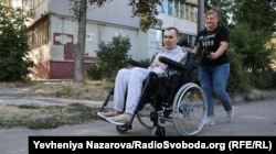 Юрій Улітенко разом із дружиною на прогулянці. Запоріжжя