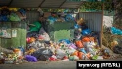 Мусор в Симферополе, архивное фото