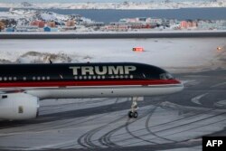 Fiul viitorului președinte, Donald Trump Jr., a făcut marți o vizită în Nuuk, capitala Groenlandei, pentru a transmite un semnal că tatăl său este interesat de a pune mâna pe teritoriul arctic.