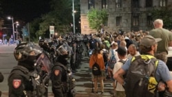 Ciocniri violente în timpul protestelor antiguvernamentale din Serbia