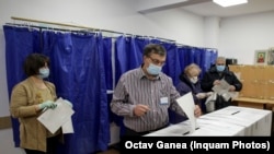 Румындар добуш берүүдө. 2020-жылдын 6-декабры. 