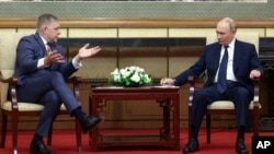 Президент Росії Володимир Путін і словацький прем’єр-міністр Роберт Фіцо під час зустрічі в Пекіні, Китай, 2 вересня 2025 року