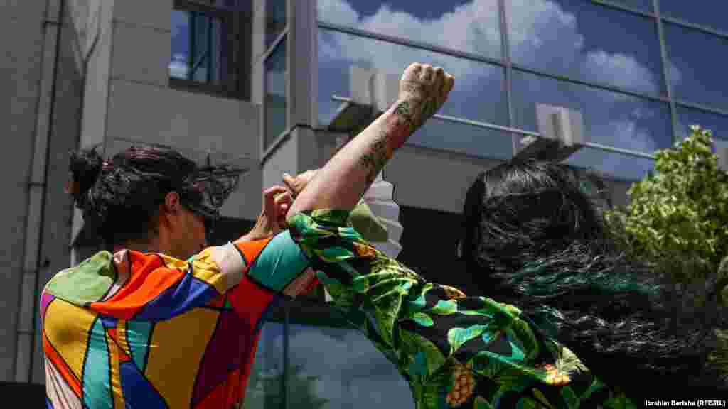 Përmes aktiviteteve përgjatë Javës së Krenarisë, është synuar fuqizimi i personave LGBTI për t&rsquo;u përballur me diskriminimin e përditshëm në Kosovë.