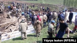 Өзгөн: көчкүдө калгандарды издөө