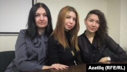 Сулдан: Айгөл Әхмәтова, Тасия Альбариньо, Динә Нурм