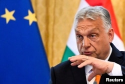 Прем'єр-міністр Угорщини Віктор Орбан під час пресконференції з прем'єр-міністром Словаччини Робертом Фіцо (на фото немає). Словаччина, Братислава, 28 квітня 2025 року