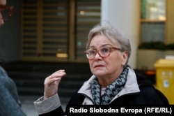 "I posle njega neka se svi promene, ako neko nije, ima još šanse da se promene, da budemo ljudi i da na ovom Balkanu predivnom stvarno budemo svi kao braća, e to je moja želja", kaže Dragana iz Novog Sada.