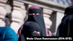 Никаб кийген аялдар. Дания