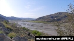 د سیمې خلک وایي یوشمېر قبیلې په خپلو کې د ځمکو په سر لانجې لري چې امله یې حالات ورځ تر بلې کړکېچن کېږي ـ پخوانی انځور.