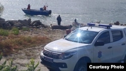 Spasioci tragaju za nestalima nakon prevrtanja čamca na Dunavu, 6. oktobar 2025.