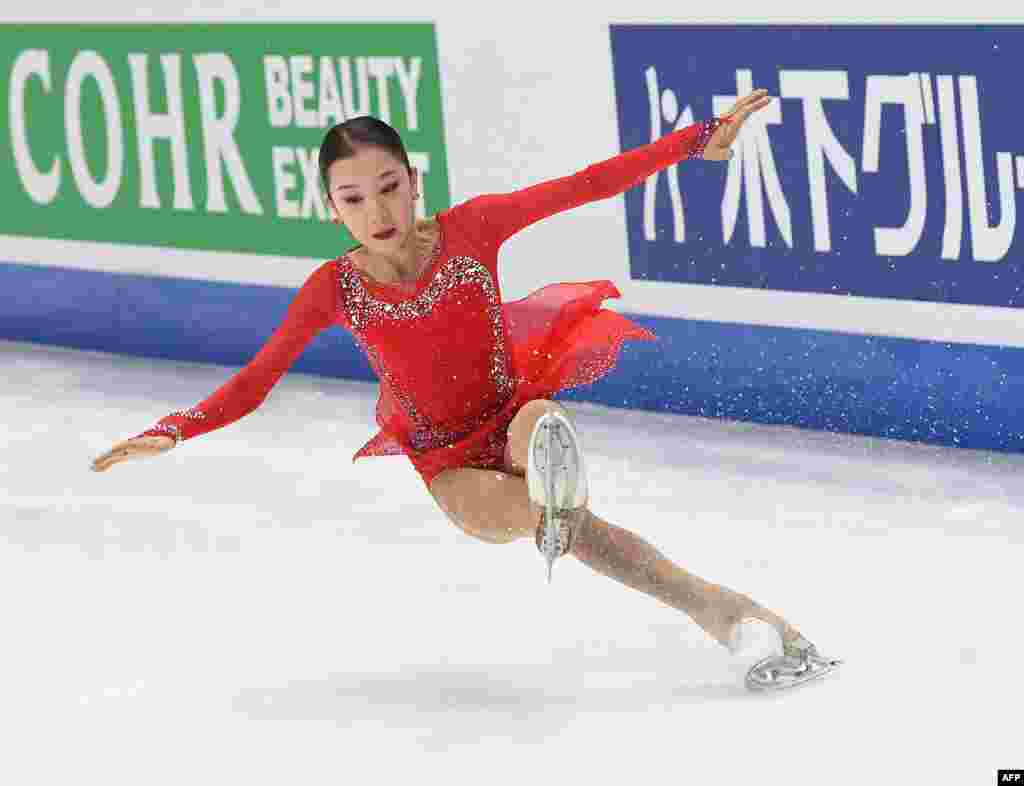 Мәнерлеп сырғанаудан Анахаймдағы (АҚШ) &nbsp;"Төрт құрлық чемпионатында" қазақстандық Элизабет Тұрсынбаева күміс медаль алды. Ол қысқа және негізгі бағдарлама қорытындысы бойынша 207,46 ұпай жинады. Бұл - Тұрсынбаеваның жеке рекорды. 