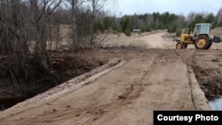 Жители деревни Павлушкино сами ремотрируют мост через Переборашку