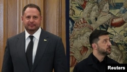 آندری یرماک (چپ) در کنار زلنسکی