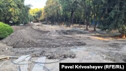 Территория Детского парка повсеместно перерыта