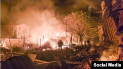 У Державній службі з надзвичайних ситуацій повідомили, що внаслідок ударів у Харкові виникли масштабні пожежі і є руйнування (фото - ДСНС)