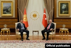 Садыр Жапаров менен Режеп Тайып Эрдоган. Анкара, Түркия. 9-июнь, 2021-жыл.