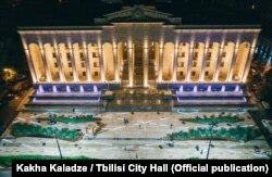 ოფიციალური ინფორმაციით, დაირგო 2000-მდე ნერგი, მათ შორის: ლოროპეტალუმი, მარადმწვანე ძახველი, ოლეანდრა, ფიტოსფორუმი, ბზა, როზმარინი, ვაციწვერა, ჭრელფოთოლა ლუგუსტრუმი, კვიდო...