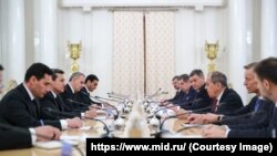 Переговоры между заместителями премьер-министра Туркменистана министром иностранных дел Рашидом Мередовым и председателем Высшей Счетной палаты Сердаром Бердымухаммедовым с министром иностранных дел России Сергеем Лавровым, Москва, 1 апреля 2021 г.