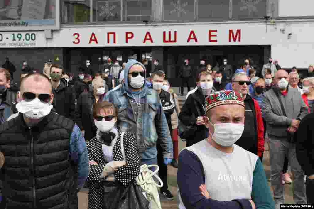 Protesters gathered on May 24 near the Kamarouski market (also known as Kamarouka) in the Belarusian capital, Minsk. The country's presidential campaign has already kicked off, with the election scheduled for August 9.