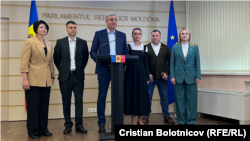 Fracțiunea „Partidului Nostru” susține un briefing de presă după consultările cu premierul desemnat, Alexandru Munteanu, 29 octombrie 2025.