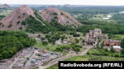 Терриконы шахтерского поселка на Донбассе