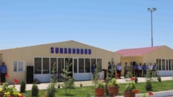 Prezident özbek etrabyny sylaglaýan mahaly, käbir özbek maşgalalar deňsizlikden şikaýat edýär