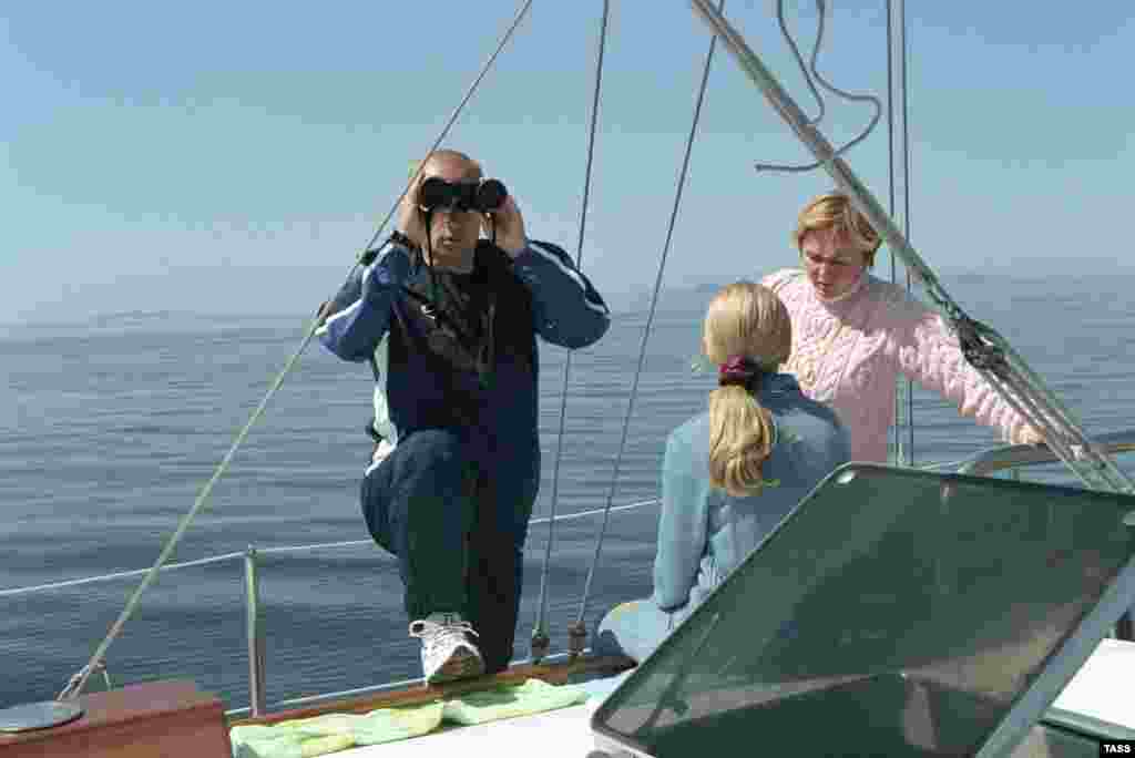 На відпочинку з сім'єю, 2002 рік