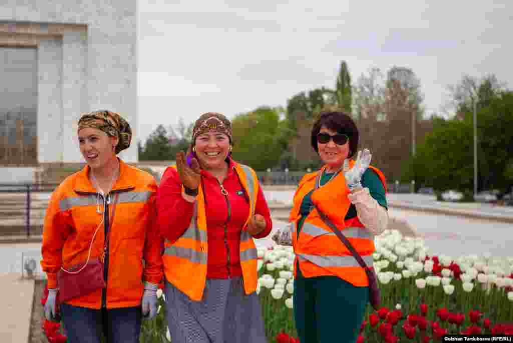 Гүл өстүргөн эжелер.&nbsp;