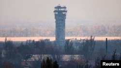 Диспетчерська вежа Донецького аеропорту імені Сергія Прокоф'єва. Донецьк, жовтень 2014 року