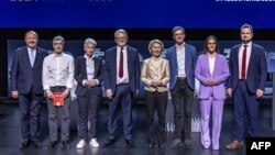 Moldoveanul Valeriu Ghilețchi (ECPM) este primul din stânga. Lângă el, Walter Baier (Stânga), Marie-Agnes Strack-Zimmermann (ALDE), Nicolas Schmit (Socialiști), Ursula von der Leyen (EPP), Bas Eickhout (Verzii), Maylis Rossberg (Alianța regiunilor) și Anders Vistisen (ID).