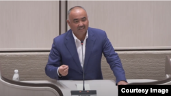 Жогорку Кеңештин төрагасы Нурланбек Тургунбек уулу. 