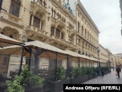 O femeie a aflat de pe internet că restaurantul Caru' cu bere din Centrul Vechi al Capitalei ar fi fost închis. Realitatea de la fața locului i-a arătat contrariul.