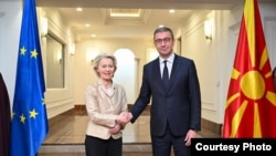 Presidentja e Komisionit Evropian, Ursula von der Leyen, dhe kryeministri i Maqedonisë së Veriut, Hristijan Mickoski, 15 tetor 2025, Shkup.

