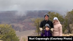 Нури, Өмет һәм Наилә Чапаноглы