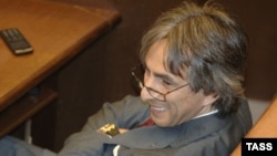 Umar Dzhabrailov attends a Russian Federation Council session in 2006.