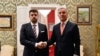 Ambasador Vladimir Božović (lijevo) prilikom predaje akreditiva crnogorskom predsjedniku Milu Đukanoviću, Cetinje, 28. januar 2020.