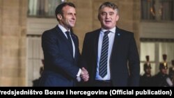 Makron i Komšić, na crvenom tepihu ispred Jelisejske palate u Parizu