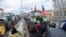 Sute de agricultori cehi protestează pentru prima dată cu tractoarele pe străzile din Praga, împotriva creșterii prețurilor, birocrației, a produselor ieftine din Ucraina și a politicii „verzi” a UE, luni 19 februarie 2024.