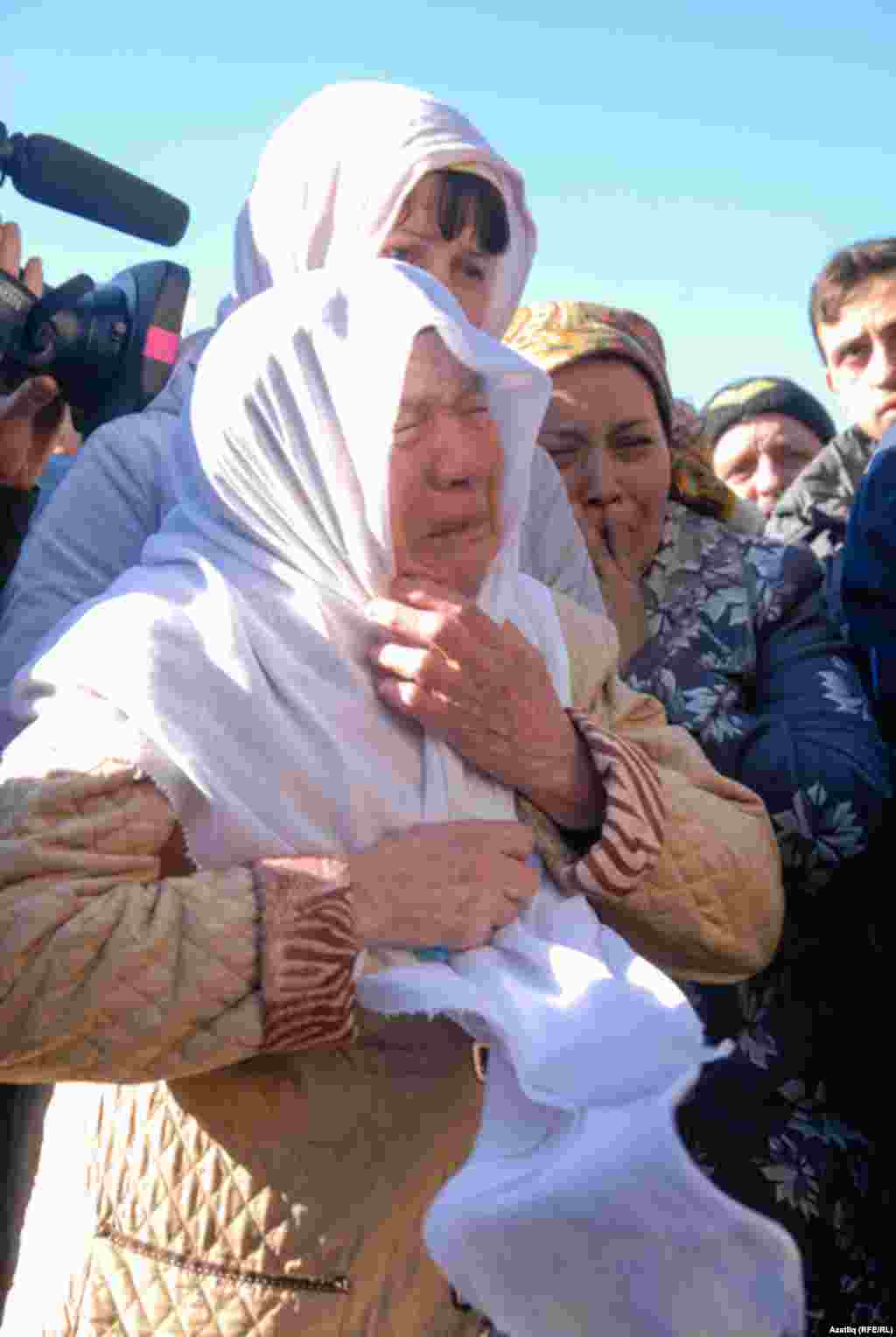 Решатның әнисе Рәфика апа