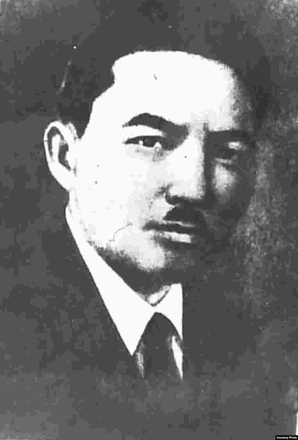 Жүсіпбек Аймауытұлы, ақын, жазушы, драматург, мемлекет қайраткері. "Қазақ" газеті авторларының бірі.