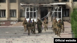 Несмотря на бурное обсуждение в СМИ ареста гражданина Южной Осетии на Украине, югоосетинские власти воздерживаются от комментариев. Похоже, судьба Тамерлана Еналдиева в республике никого не волнует