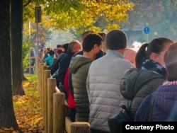 Și la secția de votare din Parma, Italia, s-au adunat moldoveni la vot.