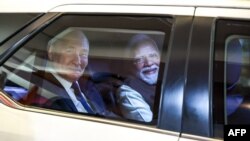 Rusiya prezidenti Vladimir Putin və Hindistanın baş naziri Narendra Modi Nyu-Dehlidəki iqamətgahda qeyri-rəsmi şam yeməyindən əvvəl