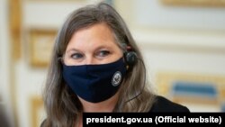 За її словами, наразі невідомо, чи ухвалив президент Росії Володимир Путін рішення про наступ на Україну чи повалення її уряду, але «він нарощує потенціал для цього»