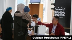 Кыргызстандагы шайлоо бекеттеринин бири, 17-ноябрь, 2024-жыл